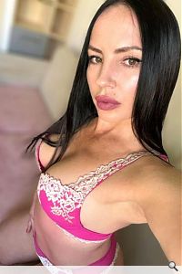 Ruth_Hot